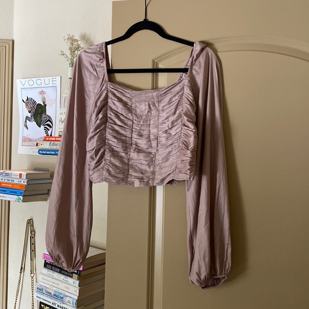 Flowy sleeve top